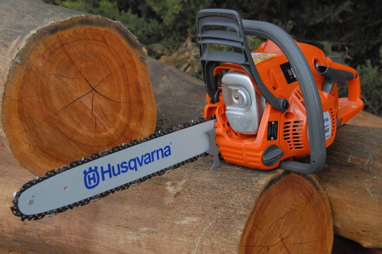 How to correctly start your Husqvarna chainsaw